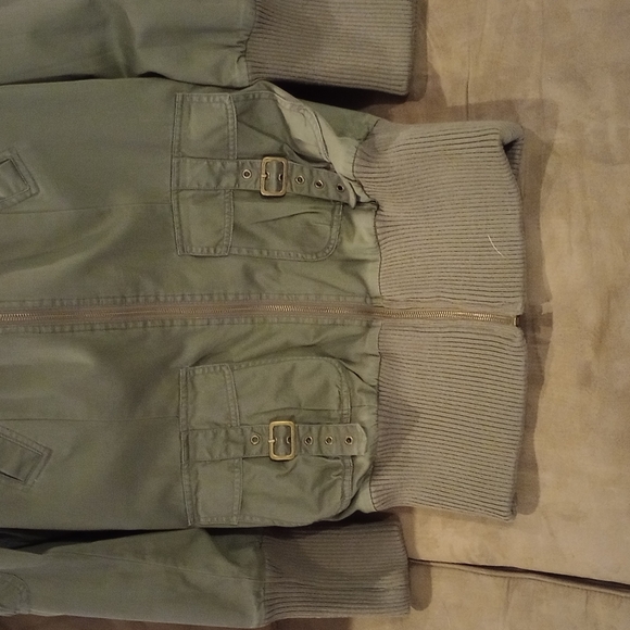 Army green jacket - Picture 4 of 4